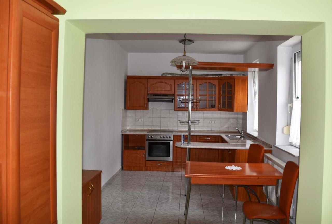 Pilikan Apartments Lenti Exteriér fotografie